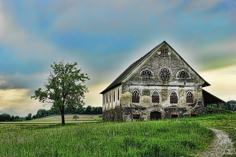 Haunted Manor on Whispering Hill